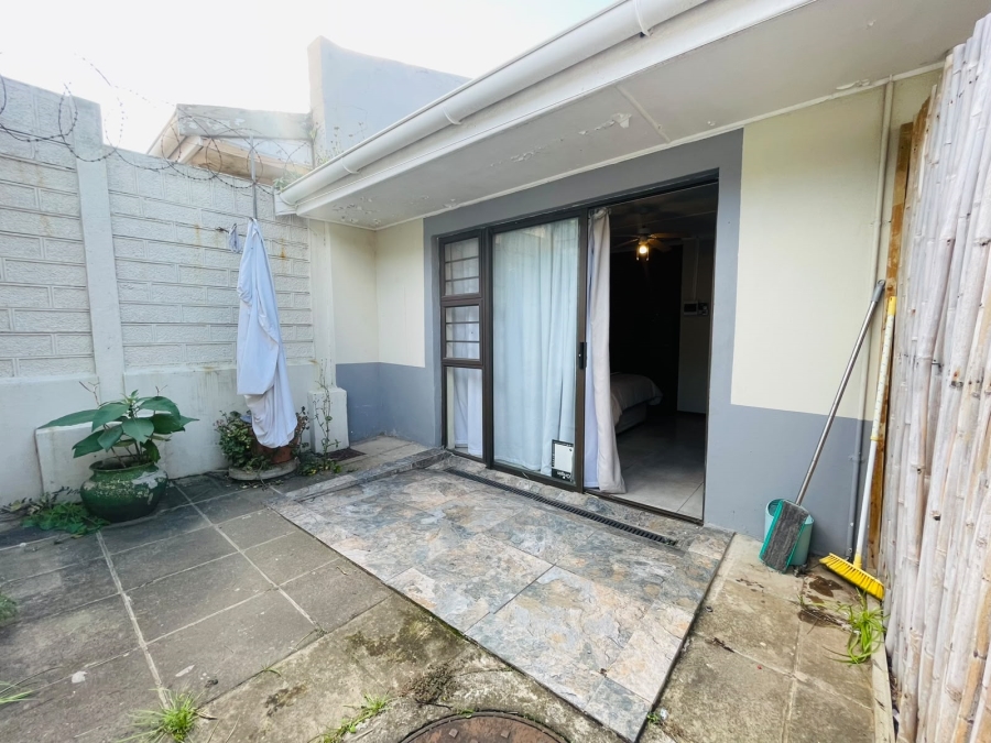 6 Bedroom Property for Sale in Quigney Eastern Cape